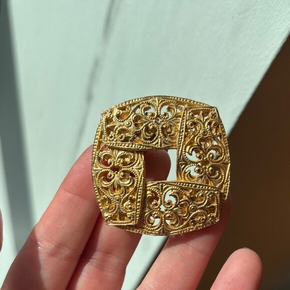 Elegant Vintage Gold Tone Filigree Scarf Pin - Picture 4 of 5